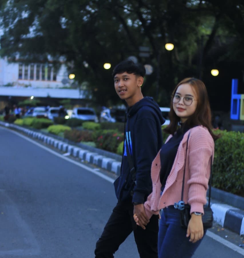 e8ffa01d-cf34-413b-b1ca-557b859c1168-1