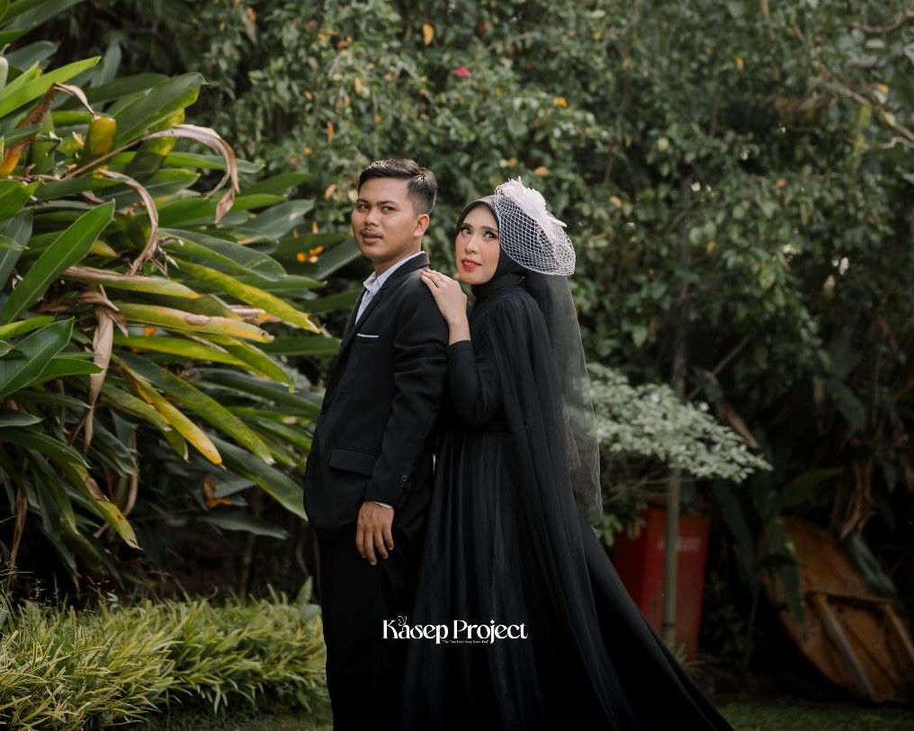 IMG_5336-love-story-f.JPG-compressed