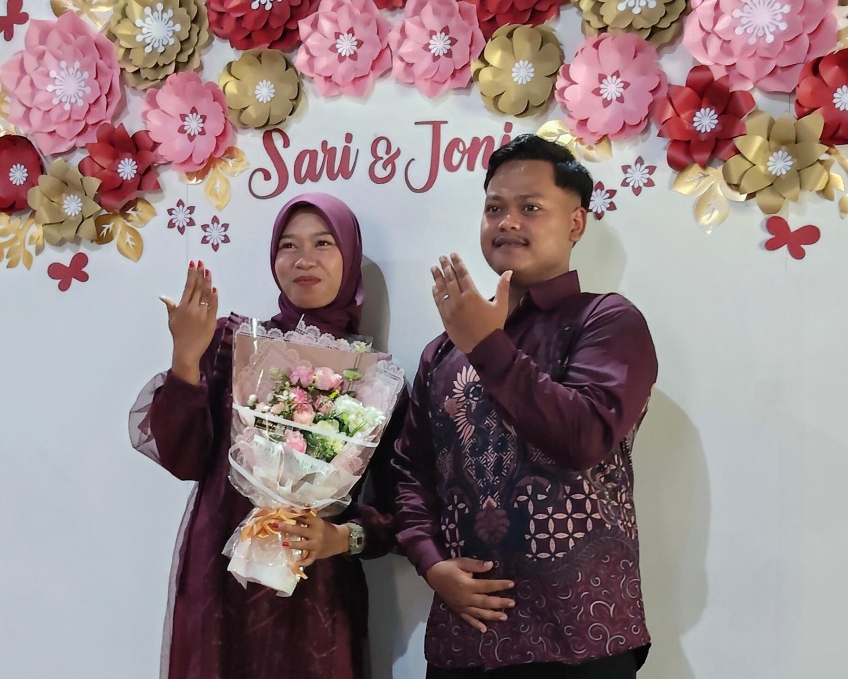 Sari-Joni-Lamaran.jpg-compressed