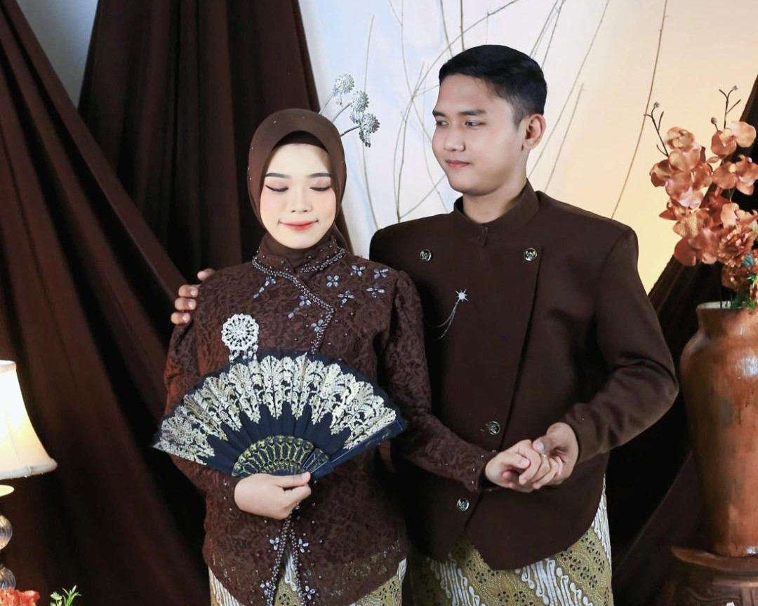 FOTO-LOVE-STORY-PENUTUP-1-compressed-1